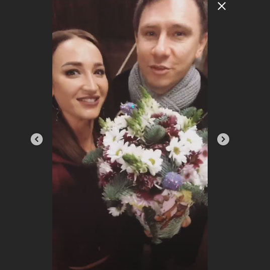 Тимур подарил Ольге букет цветов ​Фото: «Инстаграм»  